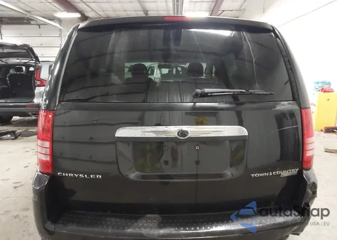 2010 Chrysler Town & Country Touring z USA, uszkodzony, nr VIN 2A4RR5D16AR432395